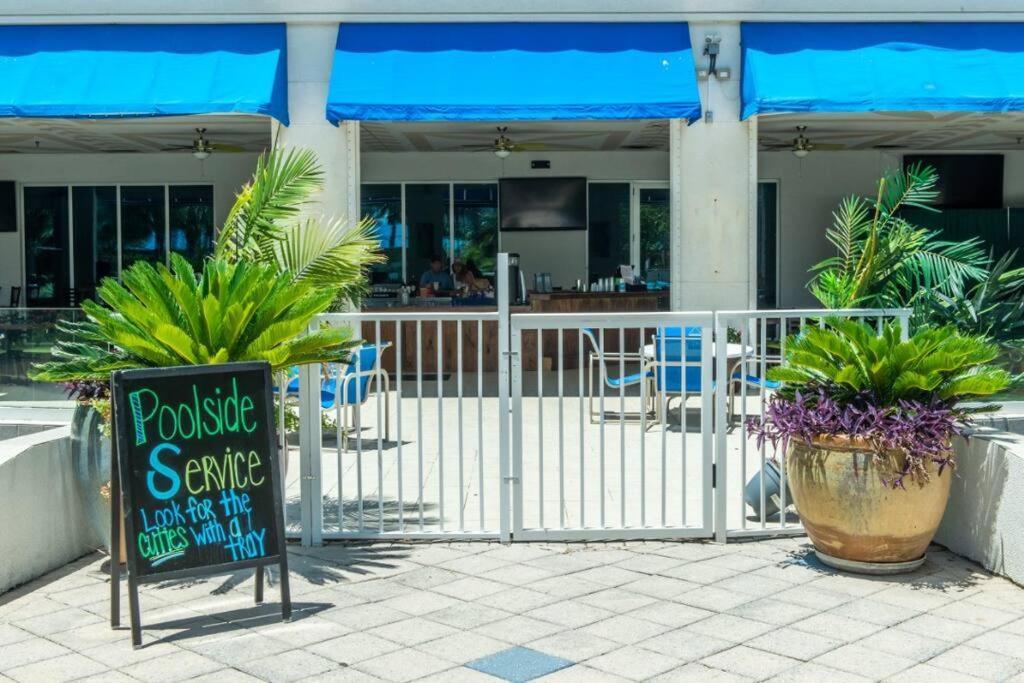 Beautiful Junior Near The Beach Palms Resort In デスティン エクステリア 写真